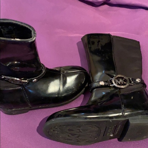 Shoes - Picture 4 of 4